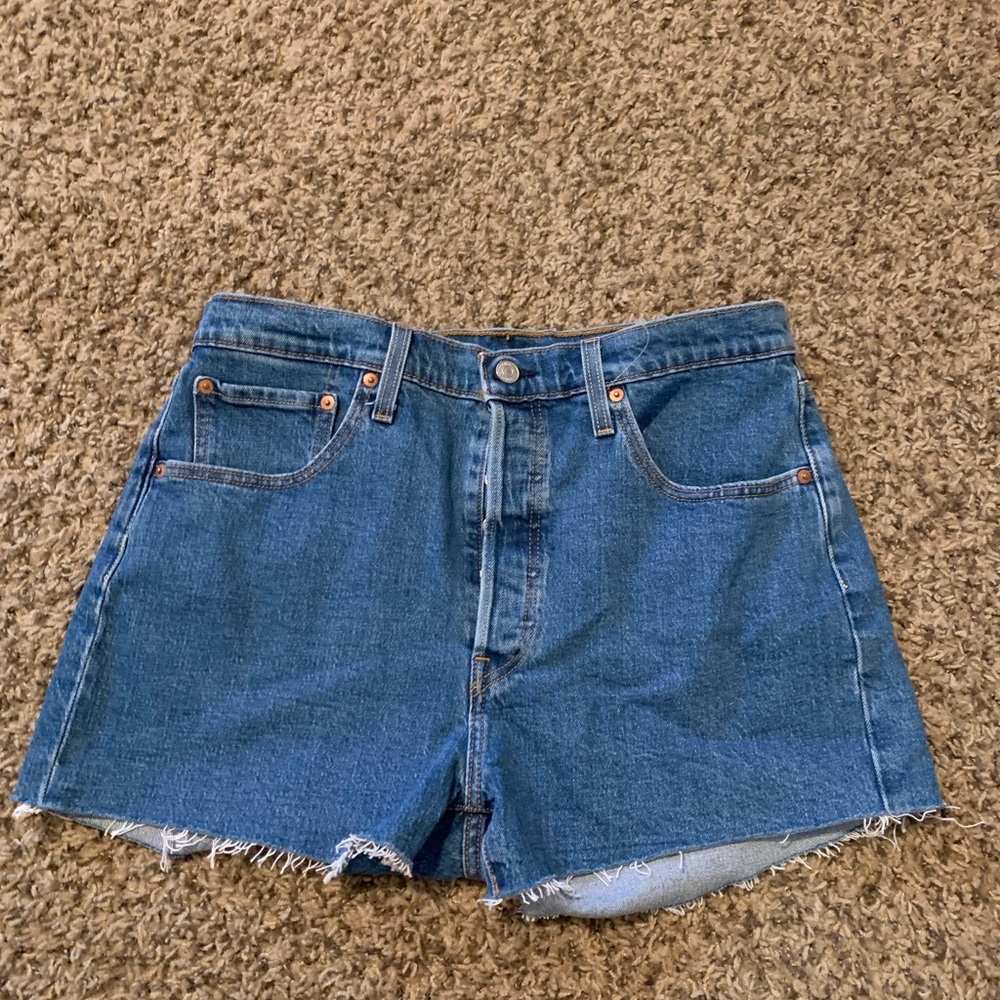 NWOT Levi’s Ribcage Shorts